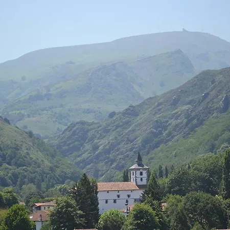 Gure Gostuan Bed & Breakfast 3*